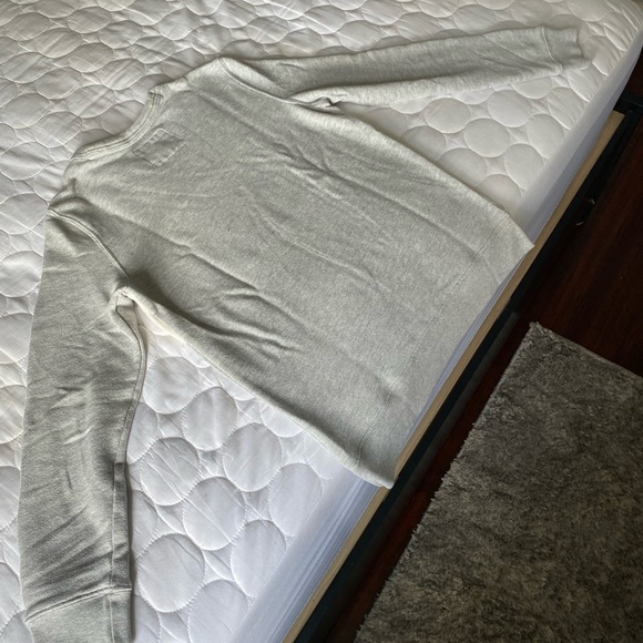 Hollister Sweater - Picture 2 of 3